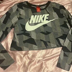 Nike Cropped Long Sleeve Graphic Top Gray Black Camo Logo Athletic Size L